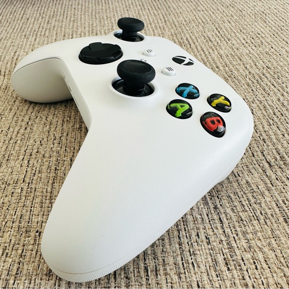 Xbox Series X|S Wireless Controller - White - Picture 5 of 12